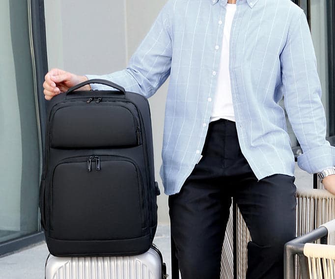 תיק גב Exectpack™ 25L למחשב 16 אינץ' עמיד במים עם USB – תמונה 3