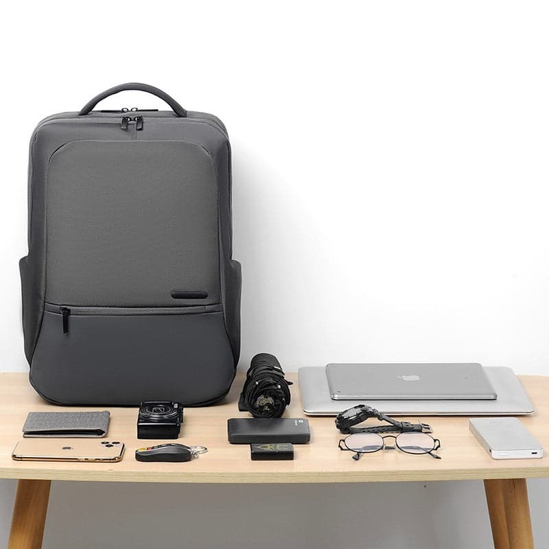 תיק גב The Futuristic Signature 25L למחשב 16 אינץ' עם יציאת USB מבית כאמל מאונטיין – תמונה 8