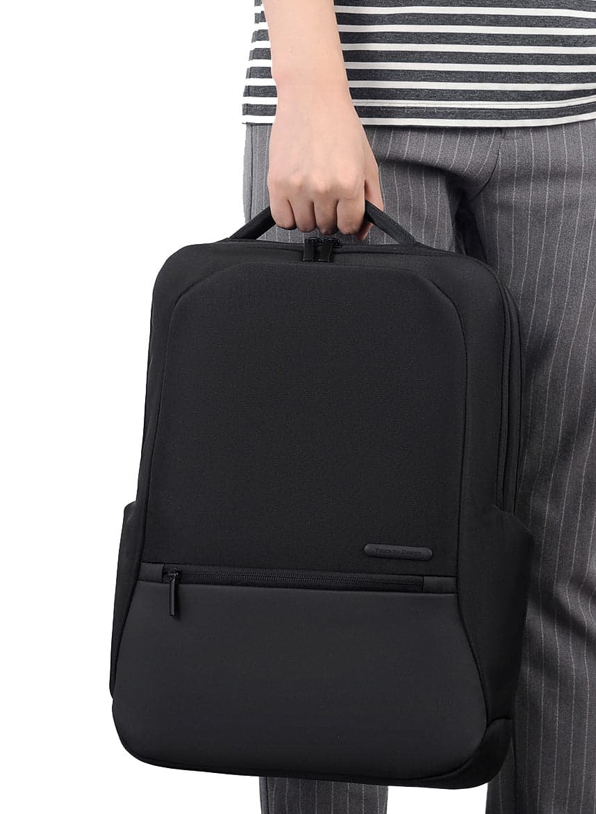 תיק גב The Futuristic Signature 25L למחשב 16 אינץ' עם יציאת USB מבית כאמל מאונטיין – תמונה 6