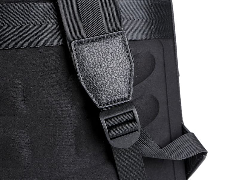 תיק גב RoamRush Max 20-35L עם יציאת USB מבית כאמל מאונטין – תמונה 9