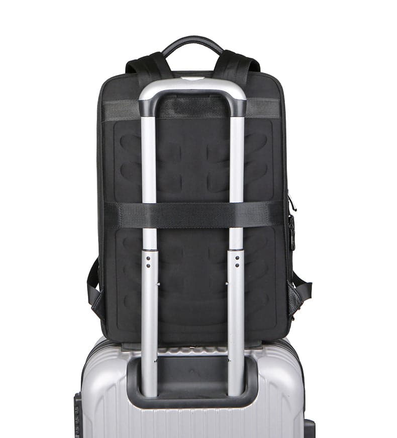 תיק גב RoamRush Max 20-35L עם יציאת USB מבית כאמל מאונטין – תמונה 2