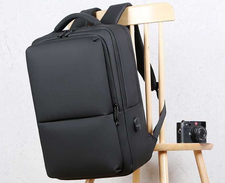 תיק גב SwiftTech Exclusive 35L למחשב 17 אינץ' עם יציאת USB מבית כאמל מאונטין – תמונה 5