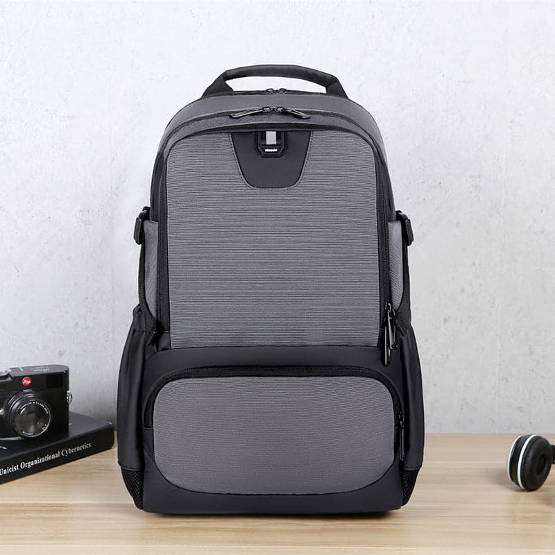תיק עסקים The Tech-Transporter 35L למחשב 17 אינץ' יציאת USB מבית כאמל מאונטין – תמונה 4