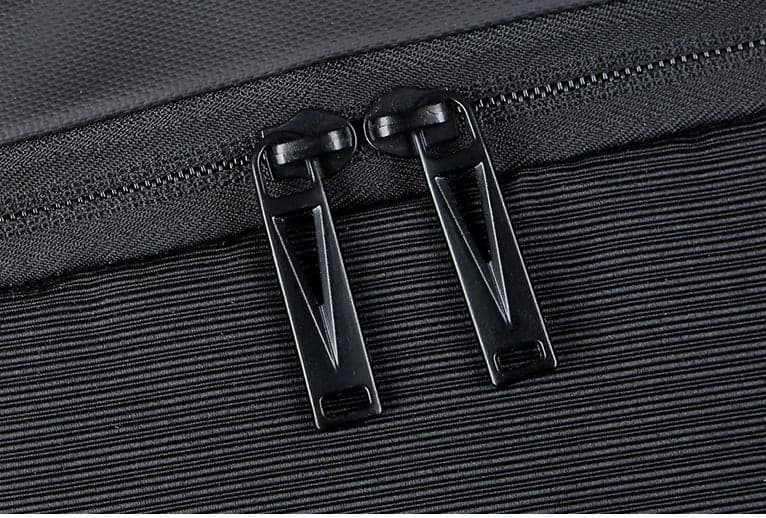 תיק עסקים The Tech-Transporter 35L למחשב 17 אינץ' יציאת USB מבית כאמל מאונטין – תמונה 5